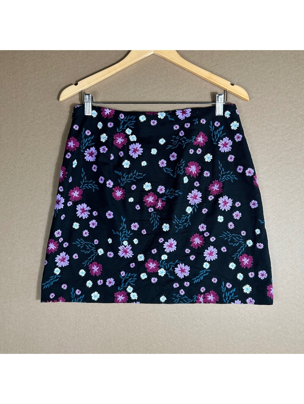 LOFT Coquette Black Floral Embroidered Cotton Mini Skirt Size 6 Soft Academia - Picture 2 of 7